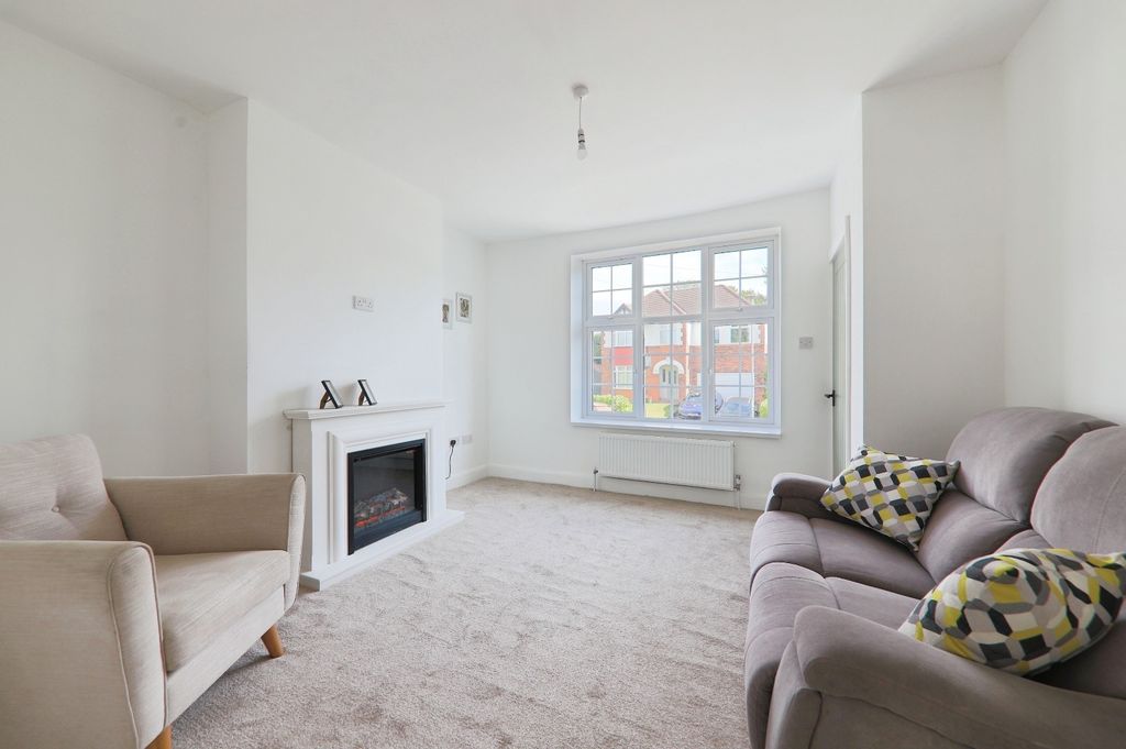 Property photo 2 of 8 4483855
