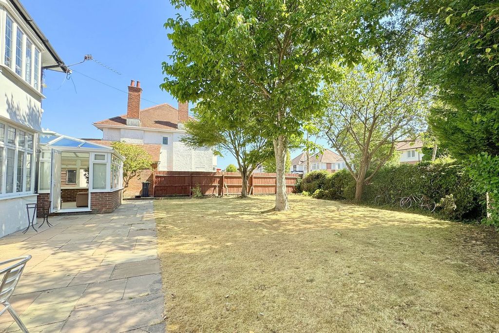 Property photo 3 of 24