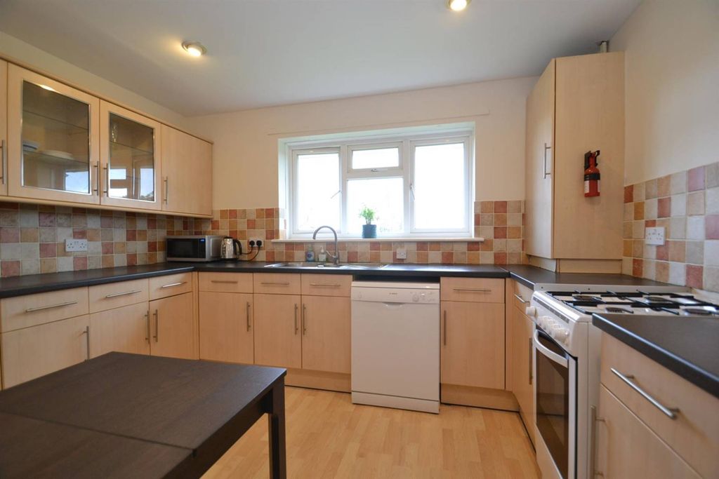 Property photo 3 of 9 Photo