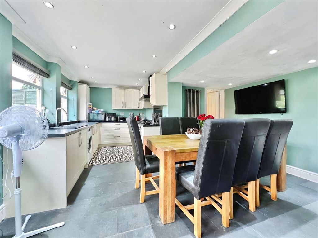 Property photo 3 of 10 #Yourmoveswanley