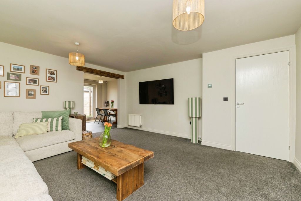 Property photo 2 of 16 Pbox-Img.Jpg