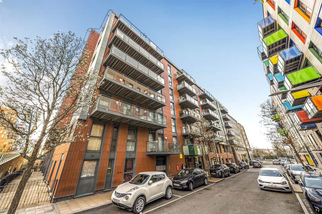 Property photo 1 of 12