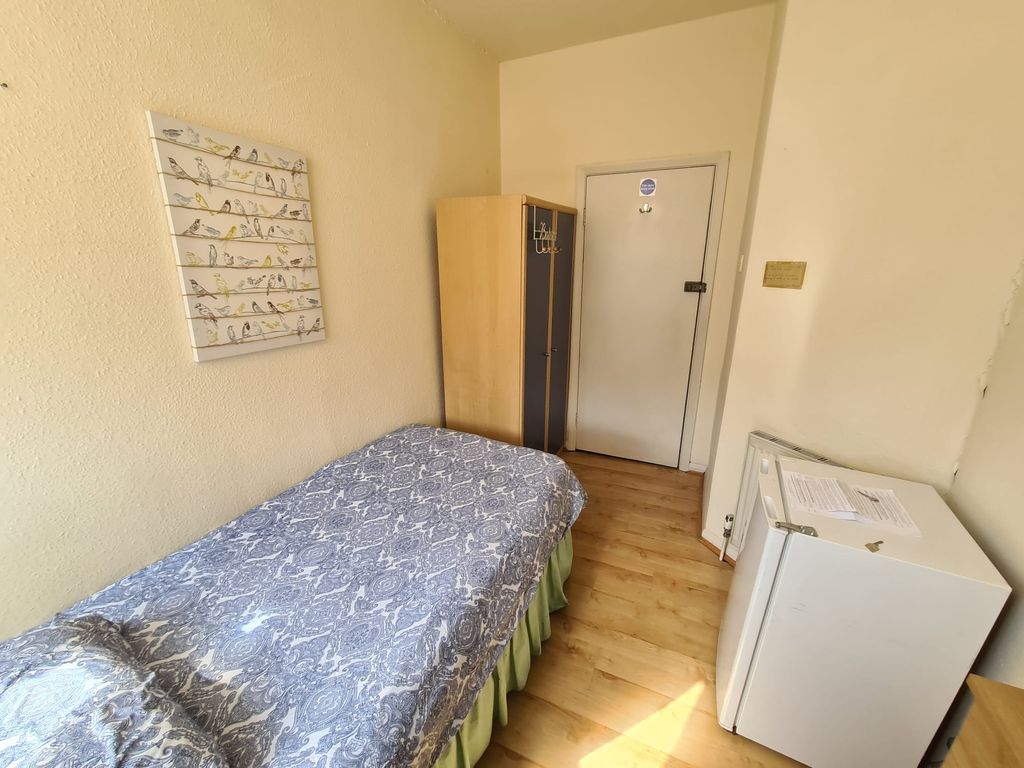 Property photo 3 of 4