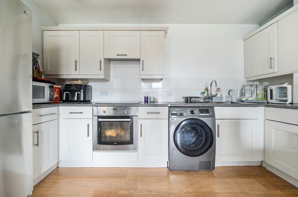 Property photo 3 of 18 1344455-7-68B848A...