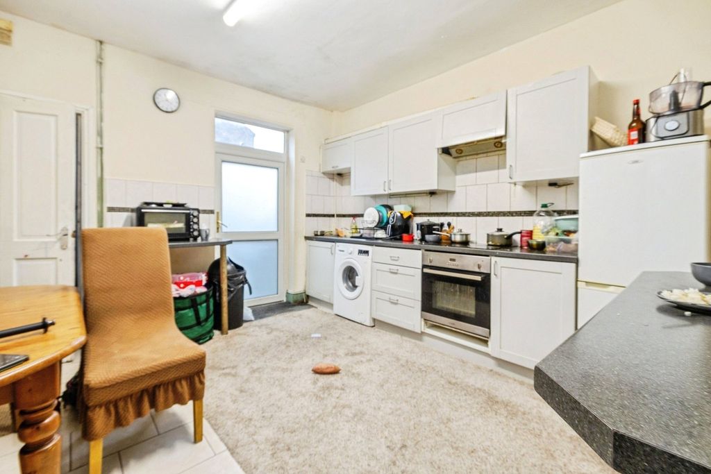 Property photo 2 of 11 Pbox-Img.Jpg