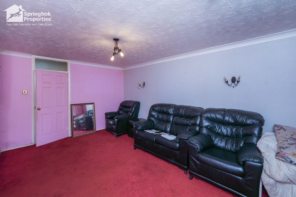 Property photo 3 of 11 Image 2