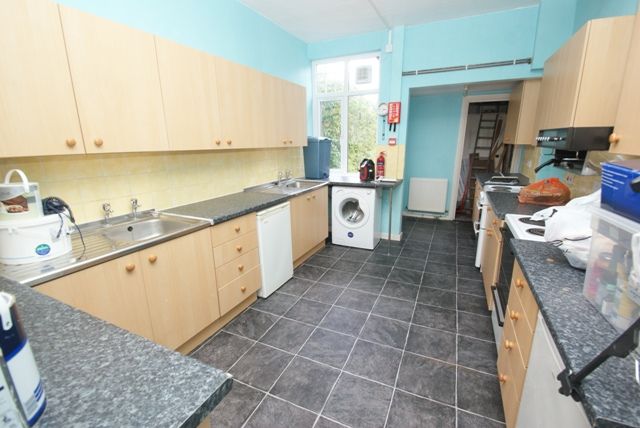 Property photo 2 of 11 Kitchen.Jpg