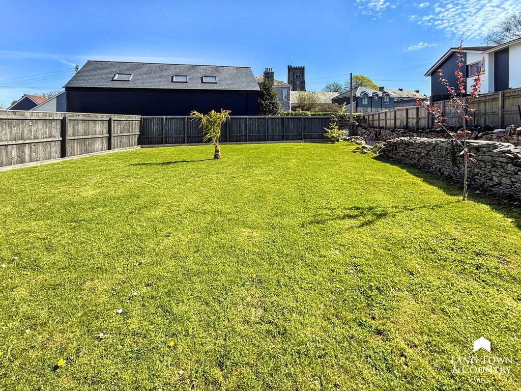 Property photo 2 of 30