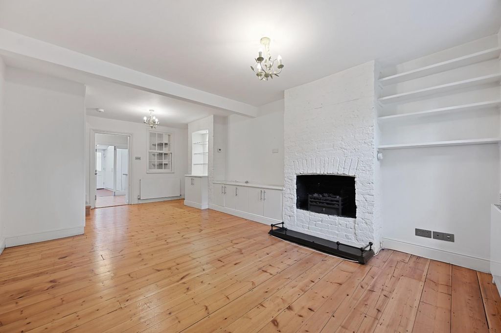 Property photo 2 of 14 Fbl - Castle Place - Reception3 (1).Jpg