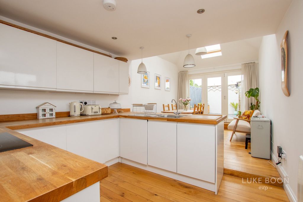 Property photo 2 of 17