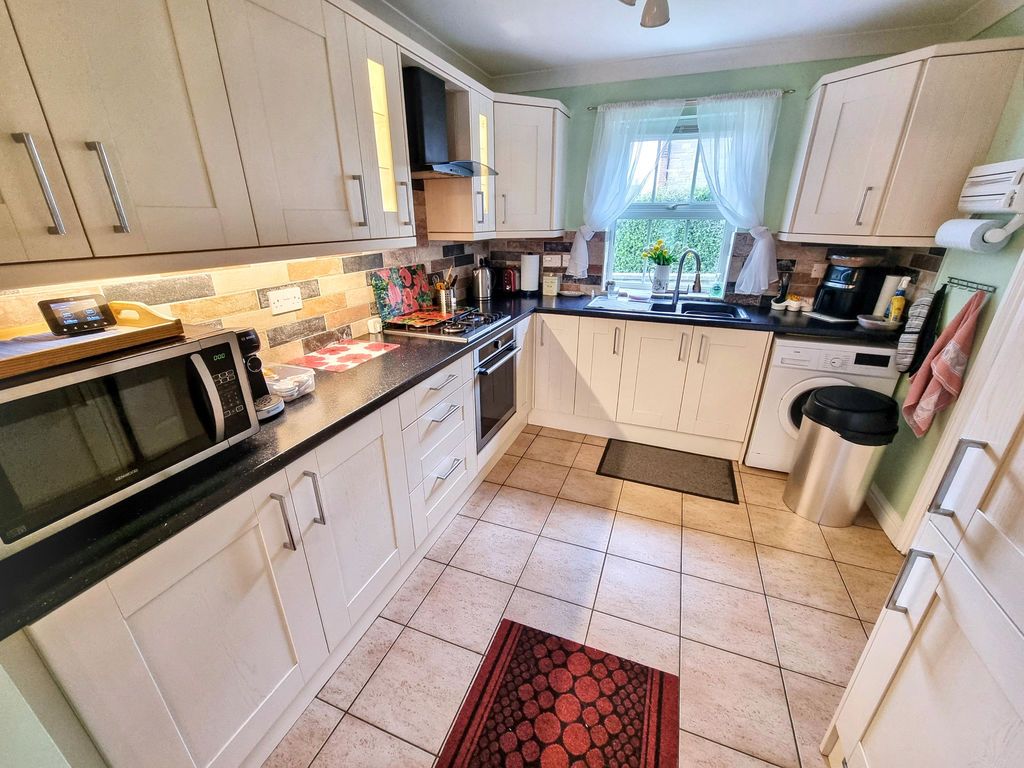 Property photo 3 of 17 Photo 12