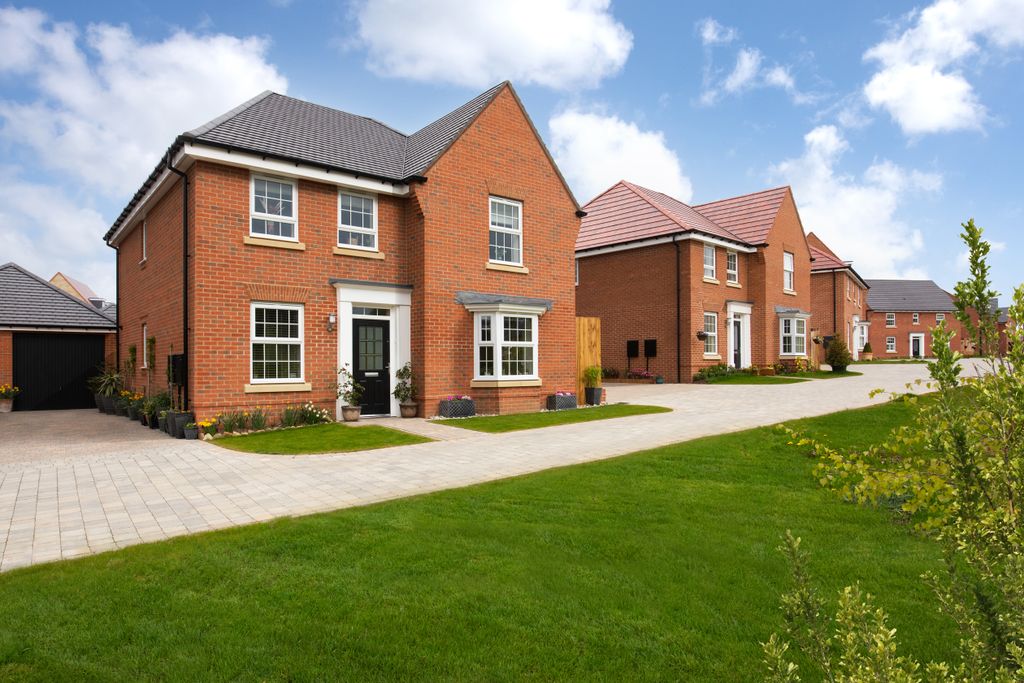 Property photo 1 of 9 Outside View Of 4 Bedroom Detached Holden Home