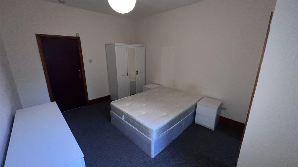 Property photo 3 of 9 20251001_083317515_Ios_Result.Jpg