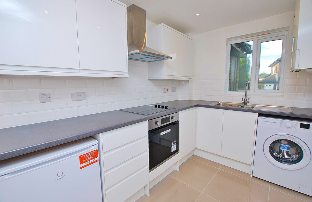 Property photo 2 of 11 Photo 02