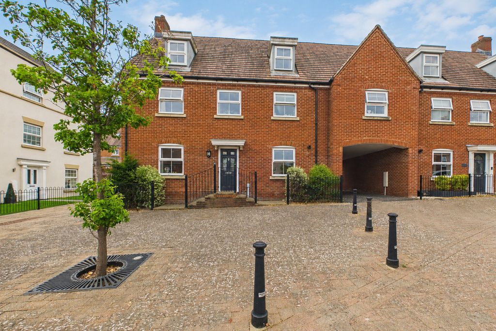 Property photo 1 of 31
