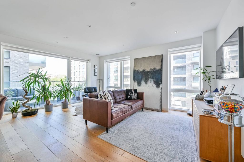 Property photo 3 of 15