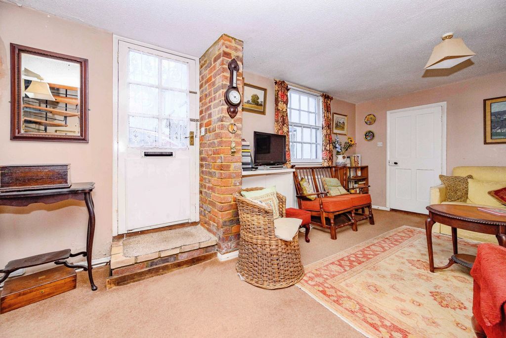 Property photo 2 of 27