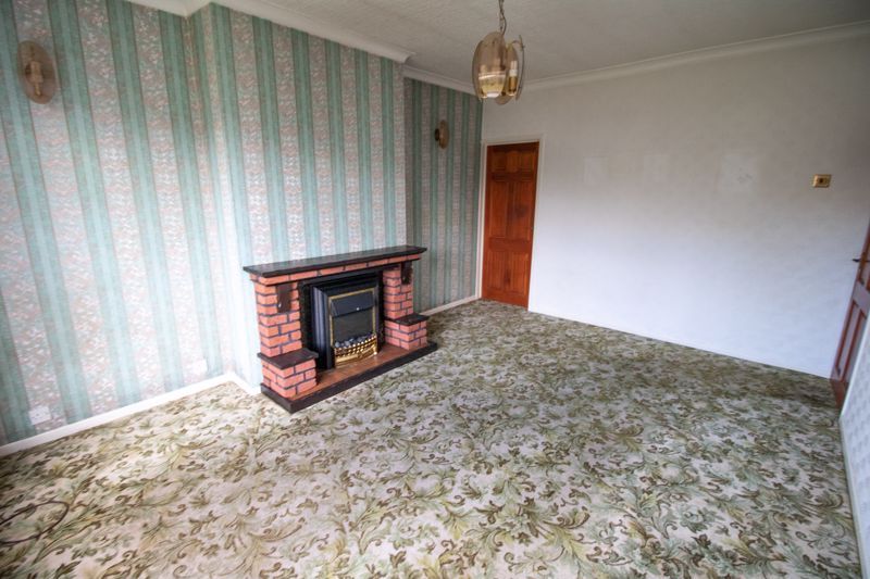 Property photo 3 of 11 Lounge