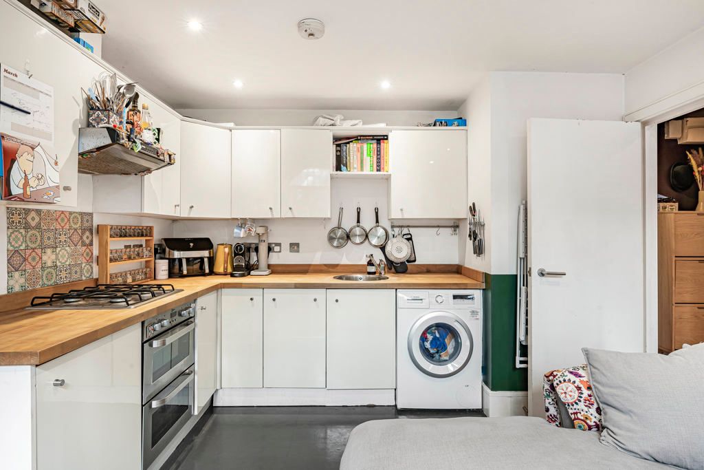 Property photo 3 of 12 Kitchen