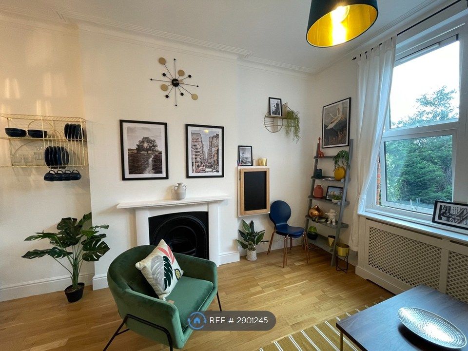 Property photo 2 of 11 Living Room (Pic 2)