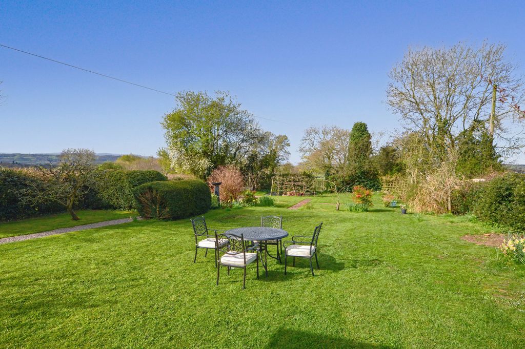 Property photo 2 of 32 Garden