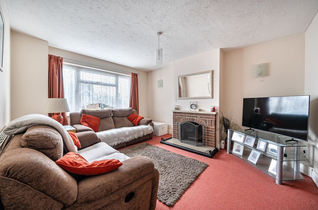 Property photo 2 of 22 1446945-1-69Df585...