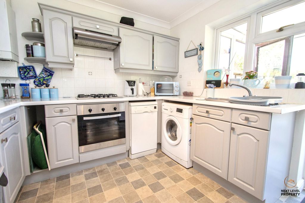 Property photo 3 of 13