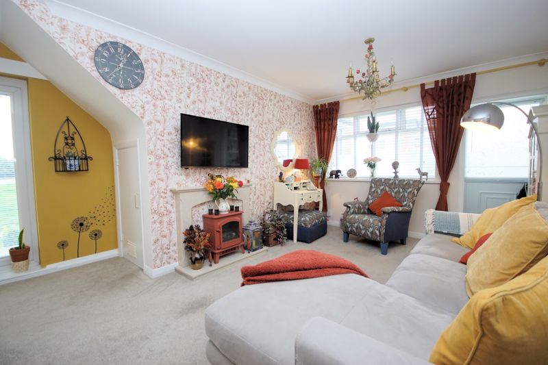 Property photo 2 of 12 Lounge