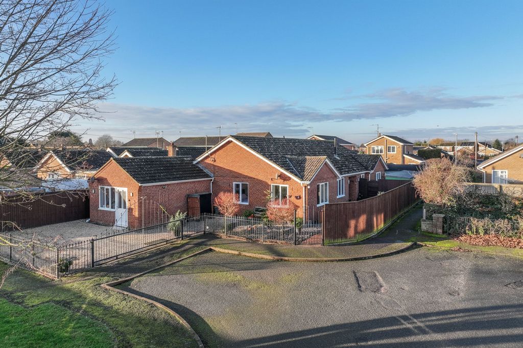 Property photo 1 of 40