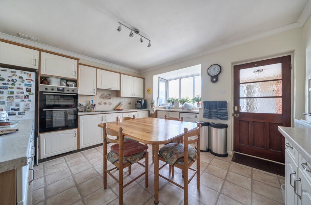 Property photo 3 of 23 1452136-13-69F3d774886Bd