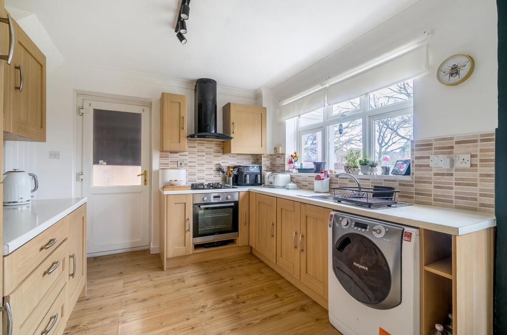 Property photo 2 of 14 Kitchen