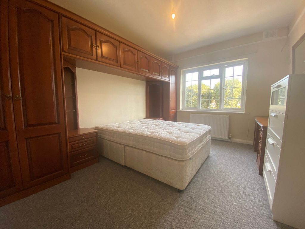 Property photo 2 of 11 4470852