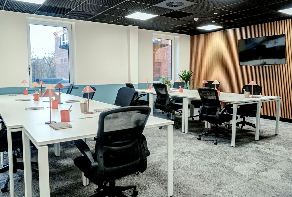 Property photo 1 of 13 Office