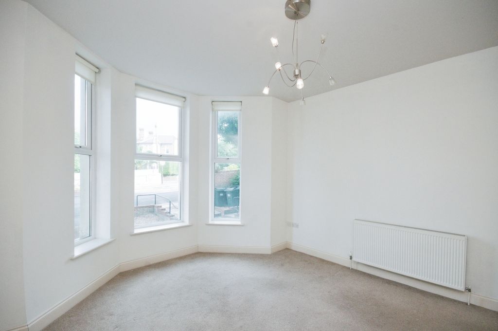 Property photo 2 of 8 Pbox-Img.Jpg