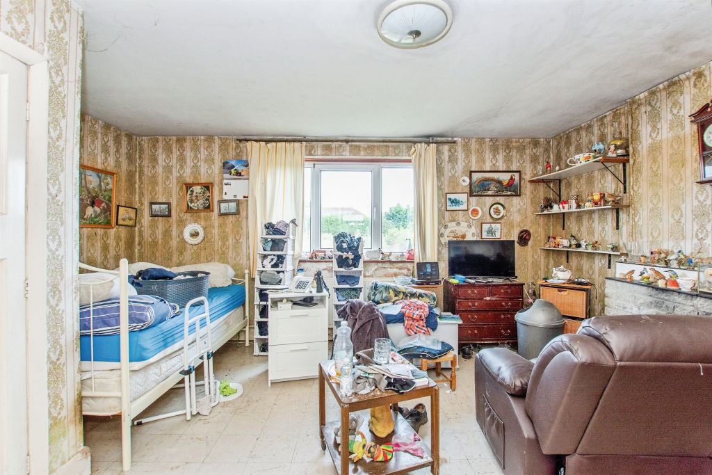 Property photo 3 of 16