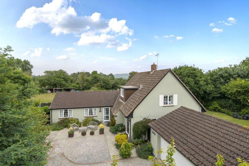 Property photo 1 of 32