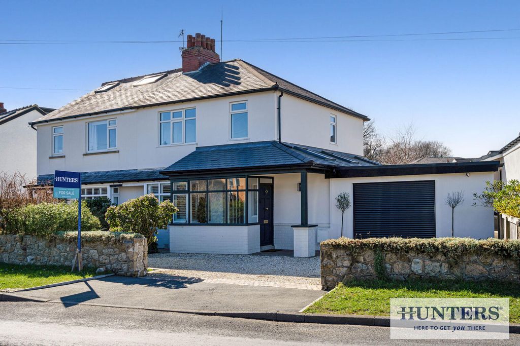 Property photo 1 of 25 Front (Exterior)