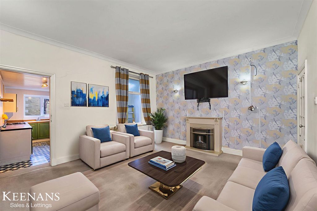 Property photo 1 of 22 Dsc05945 - Living Room - Standard - 2.Jpg