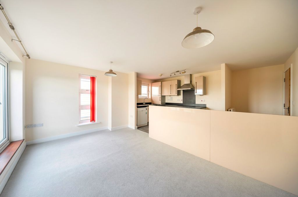 Property photo 3 of 11 1452929-23-69F0Ad...