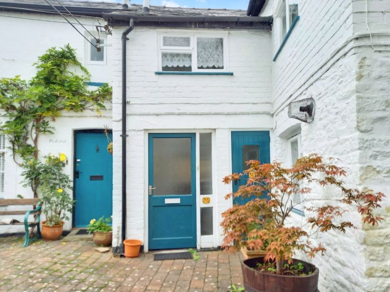 Property photo 2 of 11 3 Bedroom Mid Terrace Character Cottage
