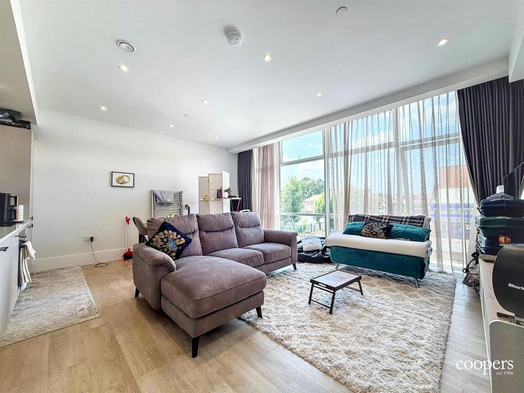Property photo 1 of 8 Lounge 3 (3).Jpg