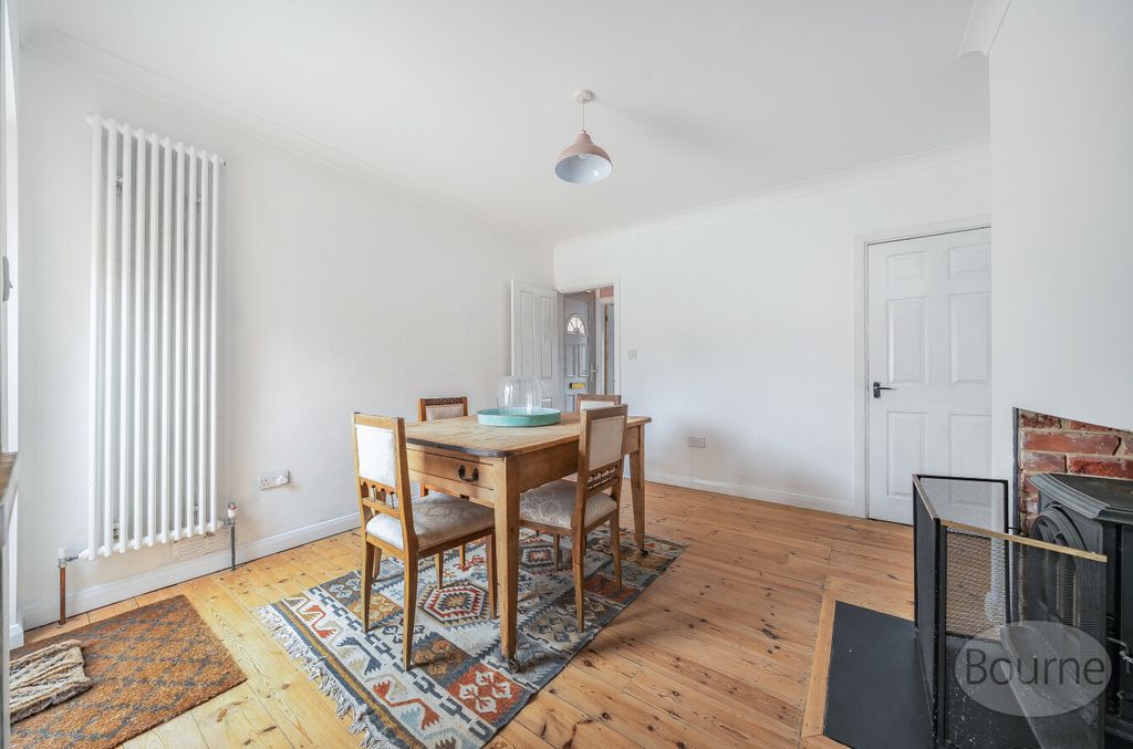 Property photo 3 of 16 9B7569A2-409A-462...