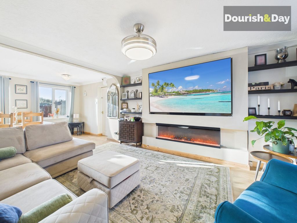 Property photo 3 of 19