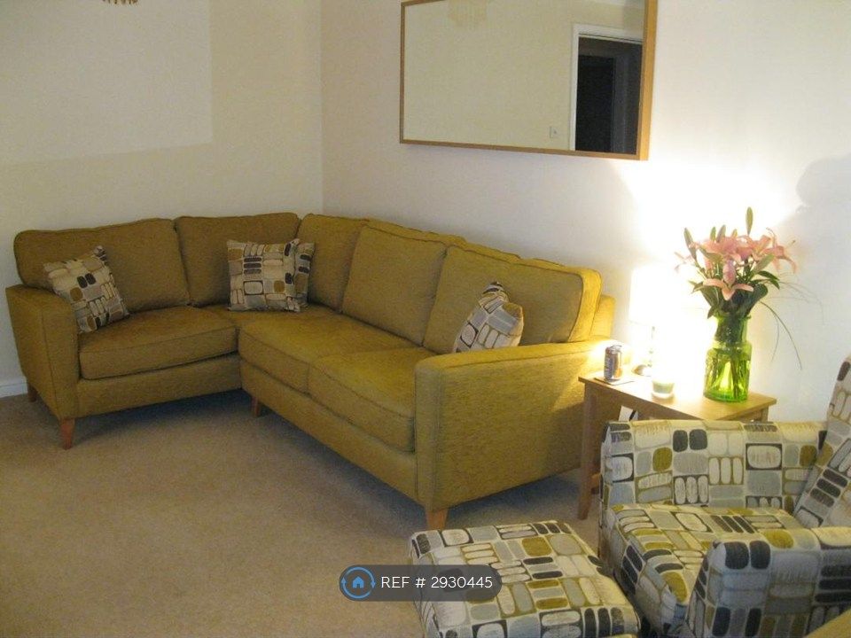 Property photo 2 of 13 Livingroom