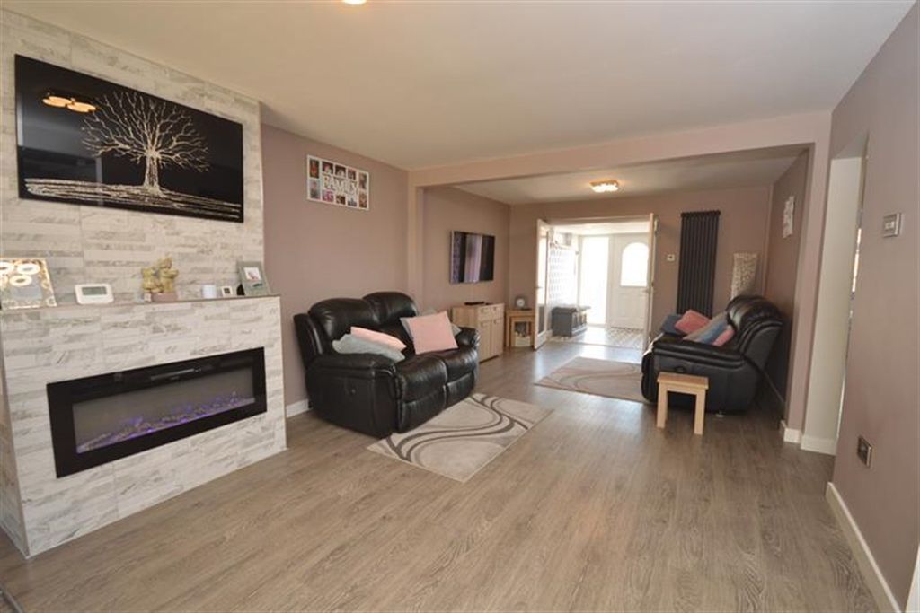 Property photo 2 of 10 (Main)