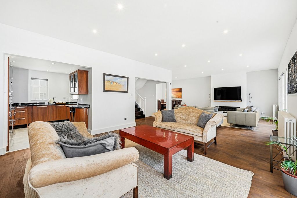 Property photo 1 of 20 Reception Room