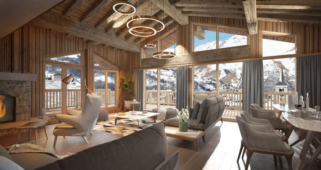 Property photo 2 of 5 Chalet For Sale St M