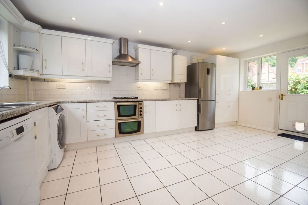 Property photo 2 of 18