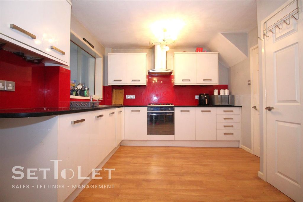 Property photo 2 of 16 Img_0216.Jpg