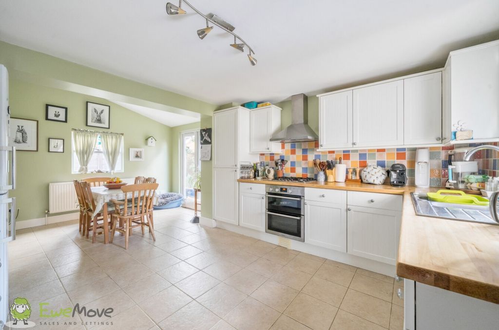Property photo 2 of 20 Kitchen Breakfast Room